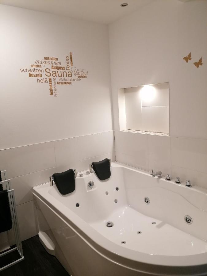 Ferienwohnung Christine Mit Sauna Und Whirlpool Utzerath Exteriör bild